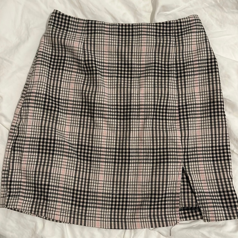 Black/ pink/ tan skirt with slit